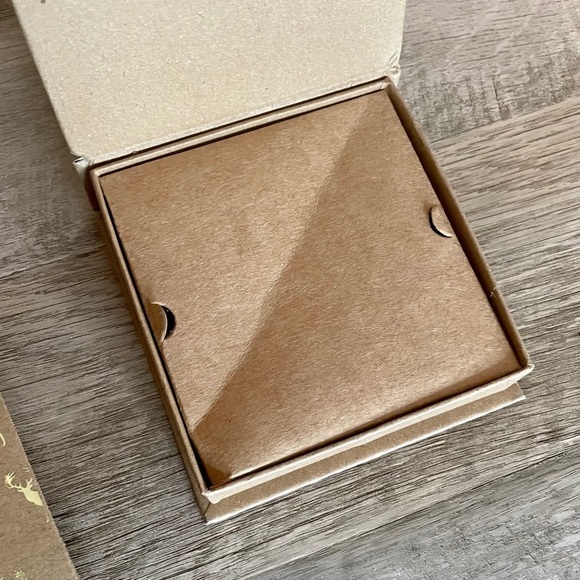 🌺 Holiday Gold Reindeer Floral Mini Gift Bags & Box Set - Picture 6 of 9